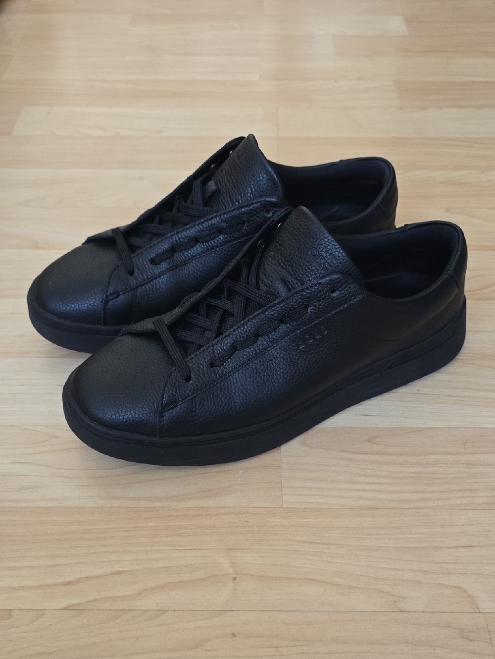 BOSS Men's Black Leather Low-Top Sneakers Very Comfortable  Size 41
